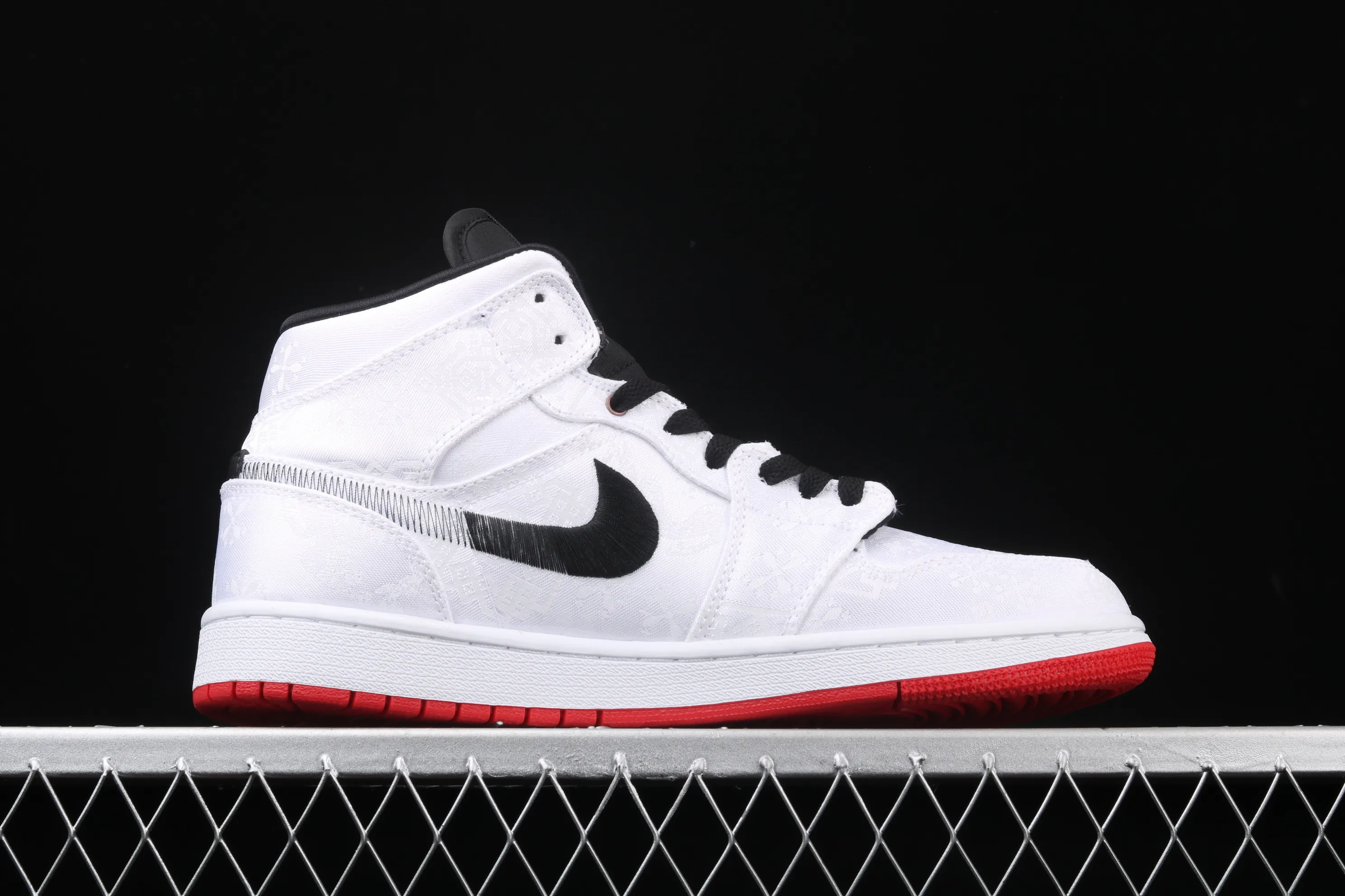 All categories Air Jordan Jordan series basketball shoes Air Jordan 1 Mid CLOT x Air Jordan 1 Mid "Fearless" AJ1 Joe 1 mid-top white silk CU2804-100